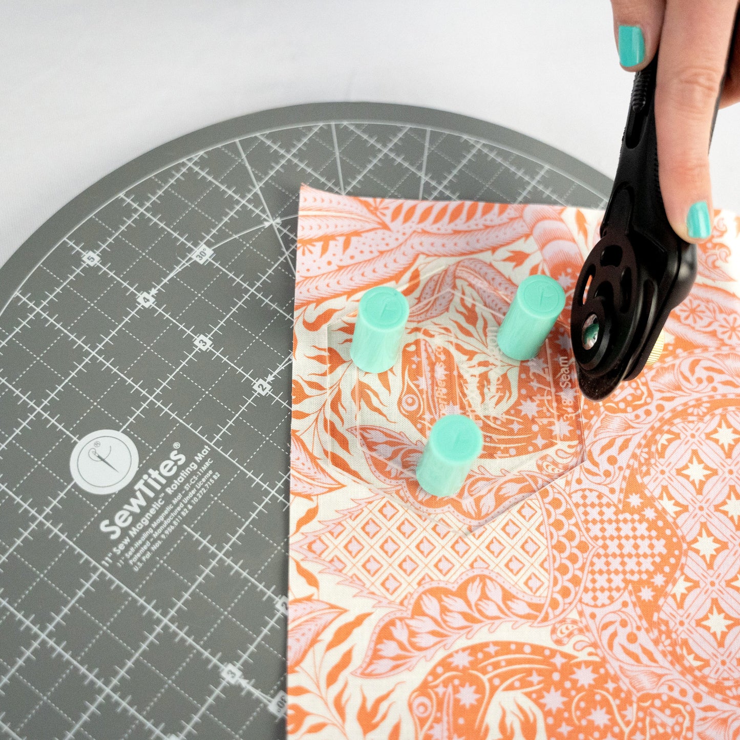 Sew Magnetic 11" Rotating Self-Healing Cutting Mat