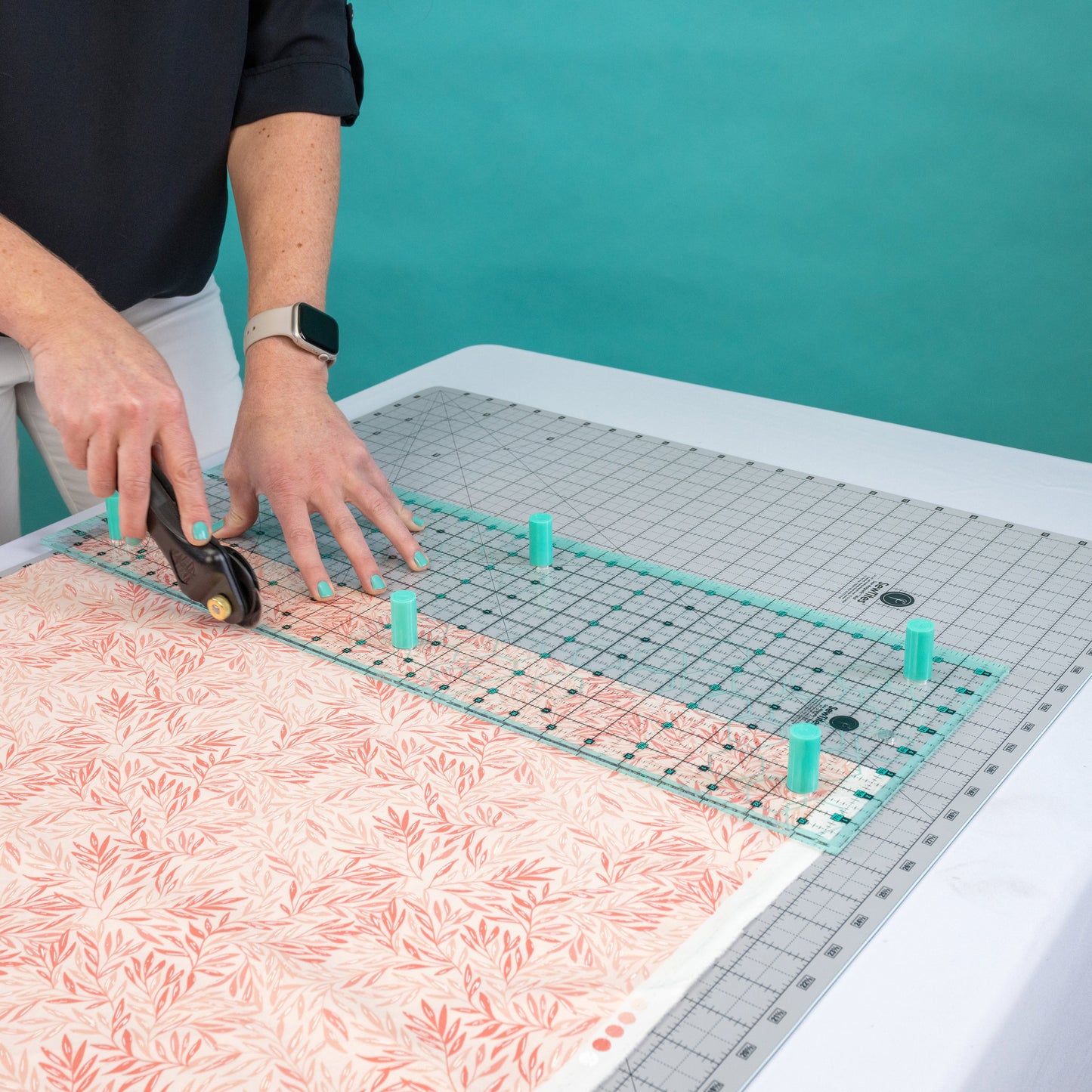 Sew Magnetic 24" x 42" Self-Healing Cutting Mat